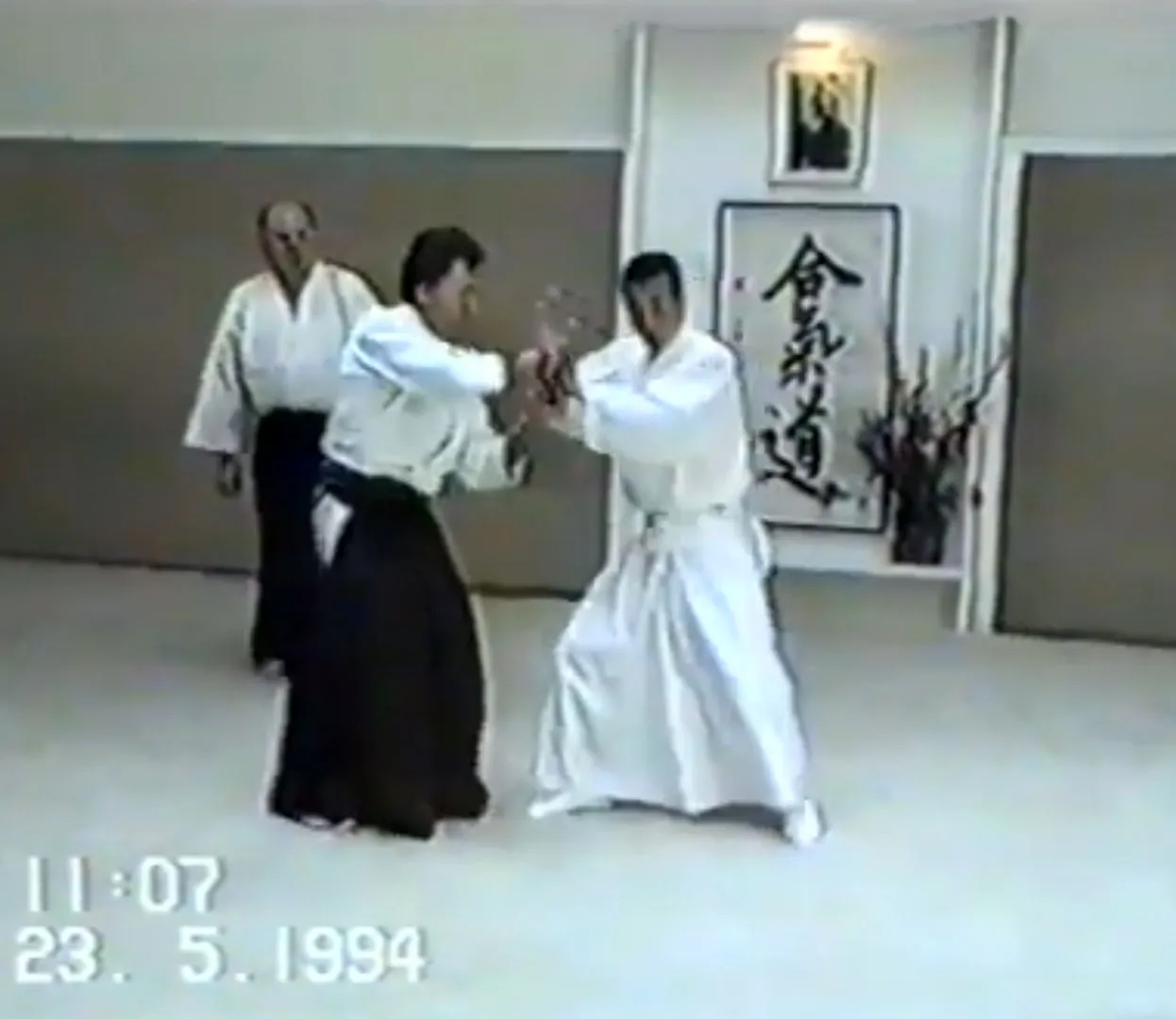 Семинар Хикисучи-сенсея в Париже, 1994 год. Ассистирует Жерар Блэз.